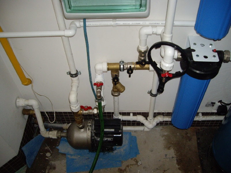 Водопровод в частном доме: как провести воду